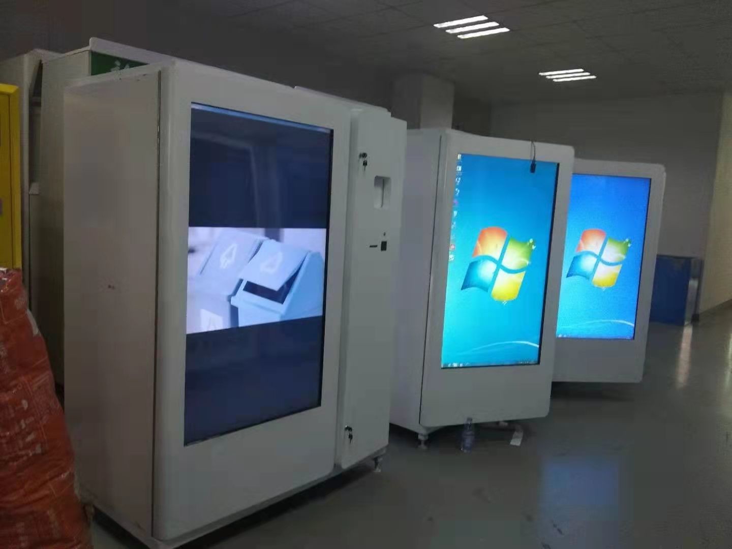 Latest company case about Shopping mall Recycling Vending machines